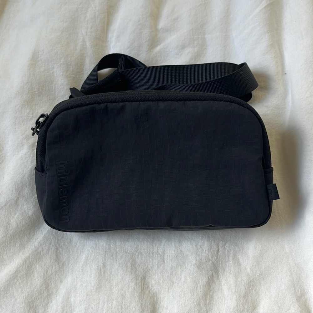 Mini Lululemon Belt Bag